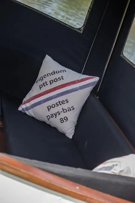 Classic Boat 4-6P Boco Living Rotterdam Marina Lejlighed