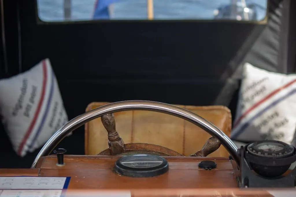 Classic Boat 4-6P Boco Living Rotterdam Marina Lejlighed