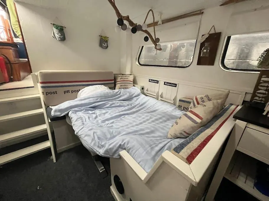 Classic Boat 4-6P Boco Living Rotterdam Marina Lejlighed