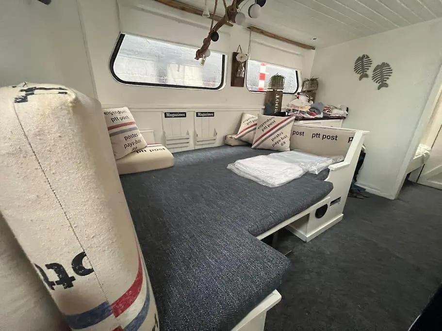Classic Boat 4-6P Boco Living Rotterdam Marina Lejlighed