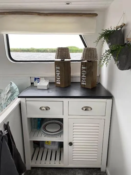 Classic Boat 4-6P Boco Living Rotterdam Marina Lejlighed 0*,