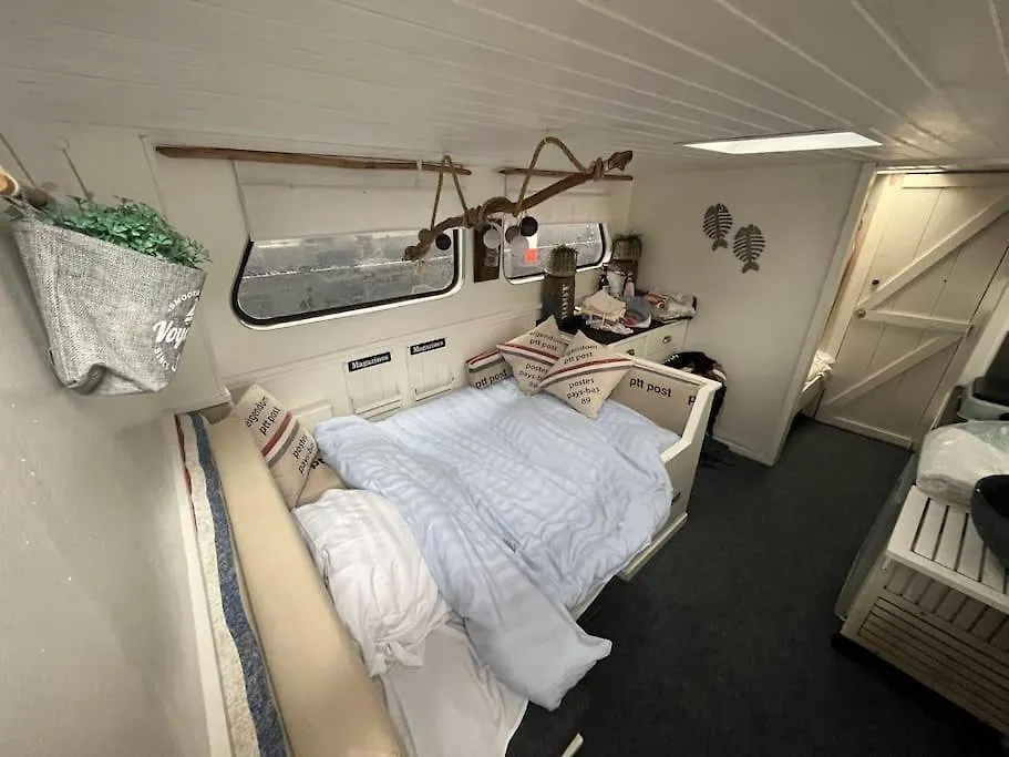 Classic Boat 4-6P Boco Living Rotterdam Marina Lejlighed