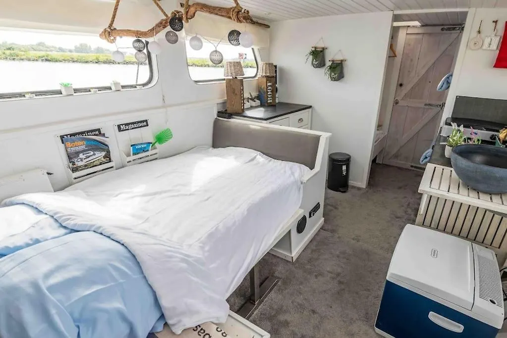 Classic Boat 4-6P Boco Living Rotterdam Marina Lejlighed