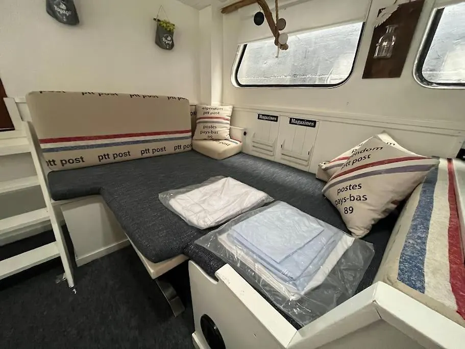 Classic Boat 4-6P Boco Living Rotterdam Marina Lejlighed